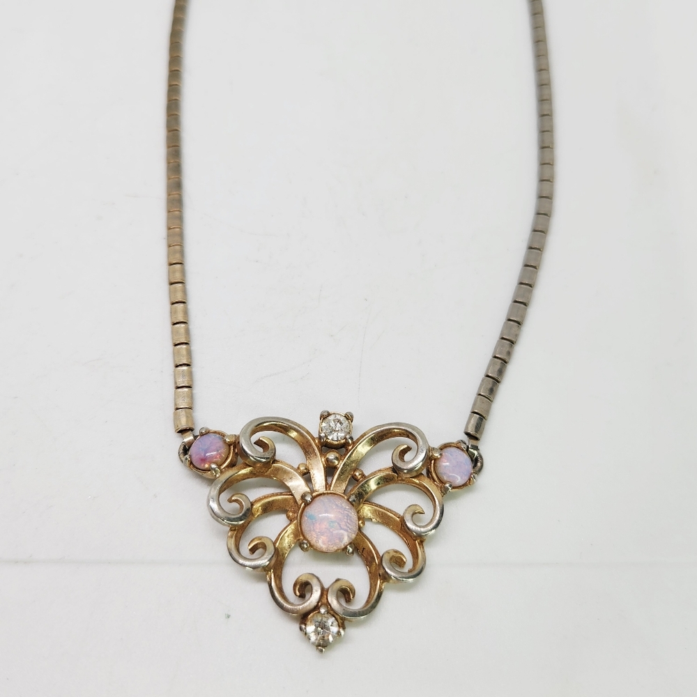 Vtg Princess Necklace Swirl Pendant Gold Tone Bar Chain Opalescent Faux Opal